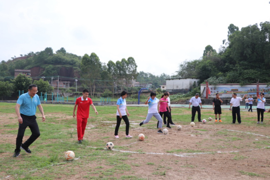广东”公益体彩 快乐操场”校园足球行动首站顺利开启1155.png