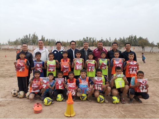 新闻稿:win007足球即时比分
援疆工作调研组赴新疆喀什调研足球援疆1944.png