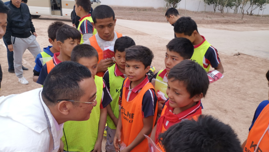 新闻稿:win007足球即时比分
援疆工作调研组赴新疆喀什调研足球援疆1947.png