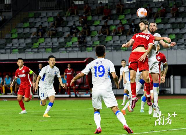 梅州客家队在中超的表现令人惊喜，展现了南派足球的细腻打法。   南方+ 何森垚 拍摄