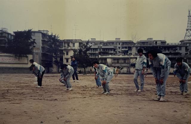 汤静怡当年与队友们早起训练 南方+ 仇敏业 拍摄