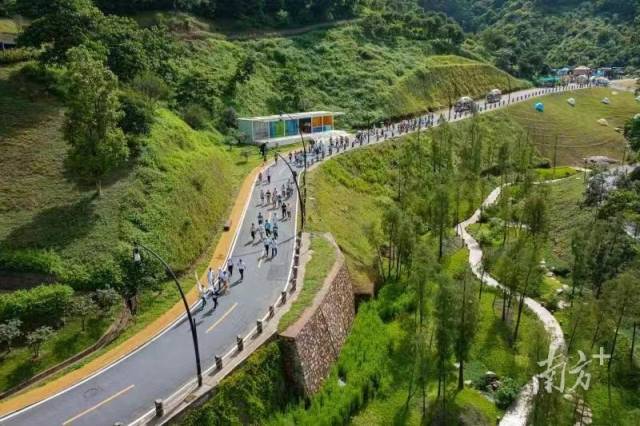 体育与旅游融合发展。