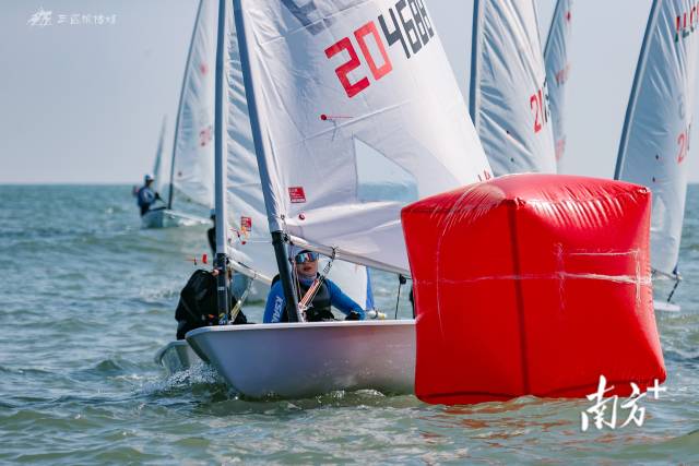 赛场上的陈佳铭。 赛场上的陈佳铭。