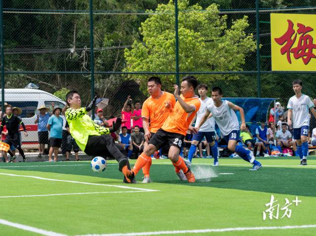 揭幕战常规时间双方激战成和。 揭幕战常规时间双方激战成和。