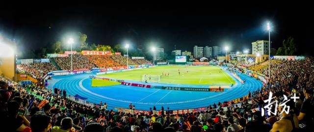 2万多名球迷见证2023年佛山“西用”冠军诞生。三水区档案馆供图 2万多名球迷见证2023年佛山“西用”冠军诞生。三水区档案馆供图