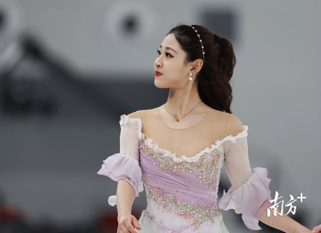 自由舞结束后，肖紫兮向观众微笑致意。